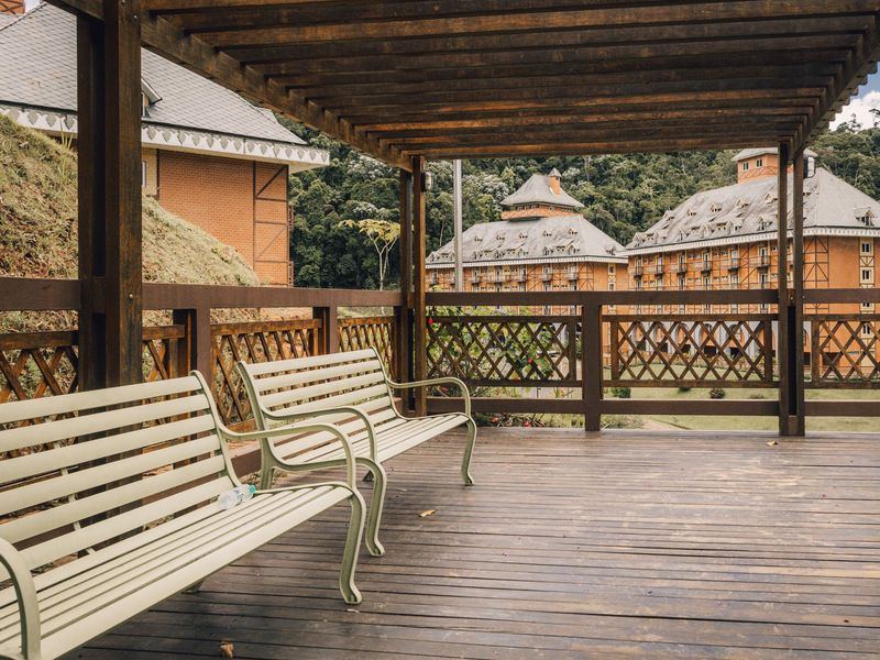 Deck builders job in the Kenwood Park neighborhood of Cedar Rapids